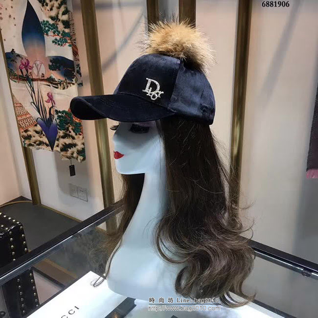DIOR迪奧 火爆新款 羊絨搭配毛球鴨舌帽 6881906 LLWJ5656